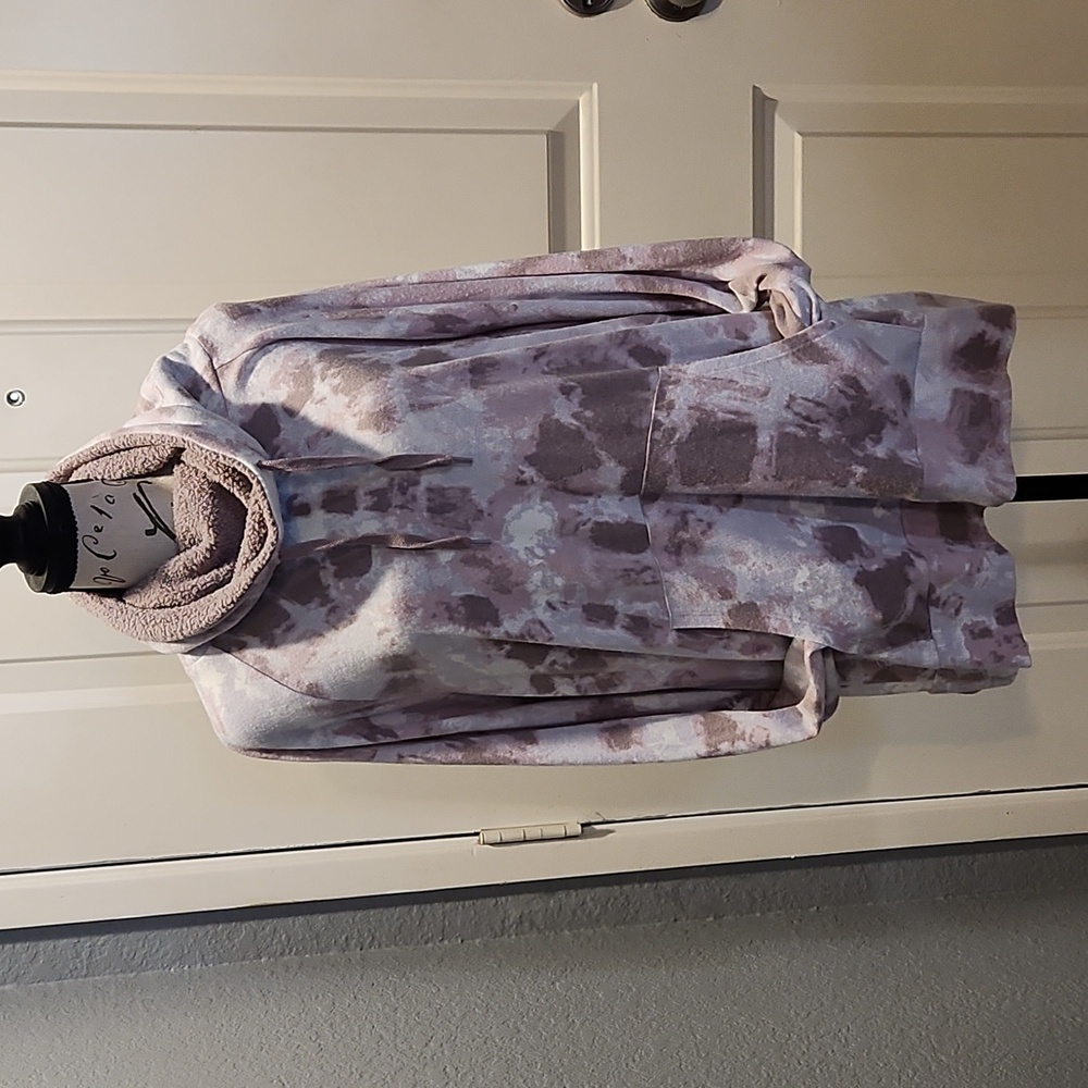 Fred David  sweater